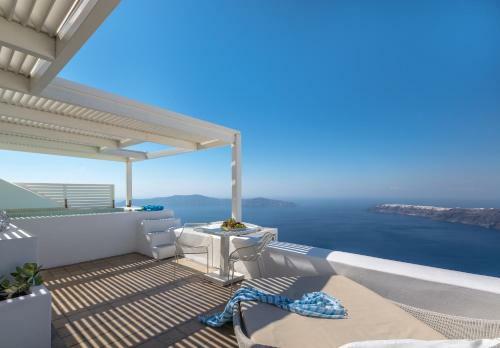 Hotel White Santorini Suites & Spa