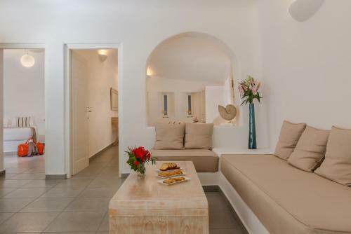 Hotel White Santorini Suites & Spa