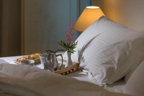 Hotel White Santorini Suites & Spa