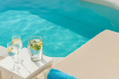 Hotel White Santorini Suites & Spa