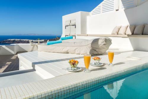 Hotel White Santorini Suites & Spa