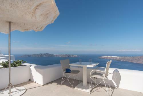 Hotel White Santorini Suites & Spa