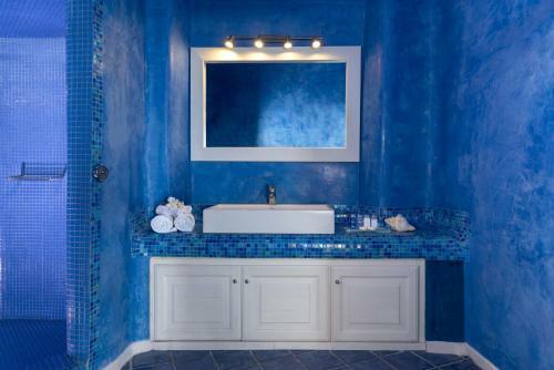 Hotel White Santorini Suites & Spa