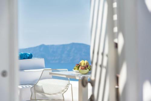 Hotel White Santorini Suites & Spa
