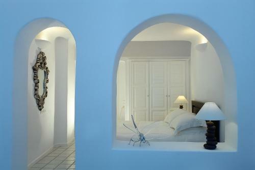 Hotel White Santorini Suites & Spa