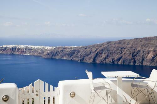 Hotel White Santorini Suites & Spa