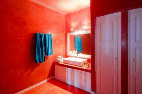 Hotel White Santorini Suites & Spa