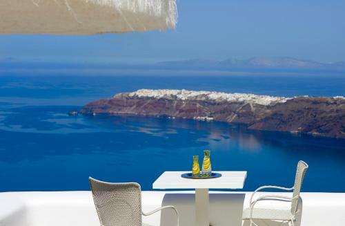 Hotel White Santorini Suites & Spa