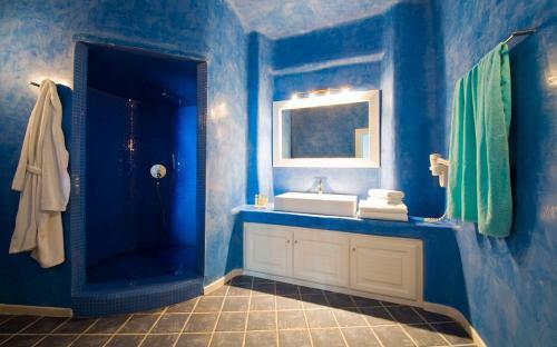 Hotel White Santorini Suites & Spa