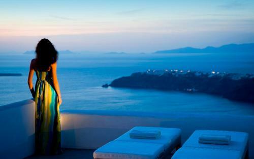 Hotel White Santorini Suites & Spa