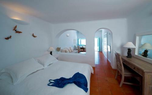 Hotel White Santorini Suites & Spa