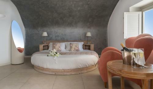 Hotel White Santorini Suites & Spa
