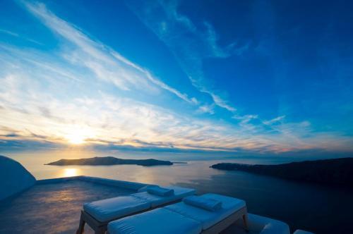 Hotel White Santorini Suites & Spa