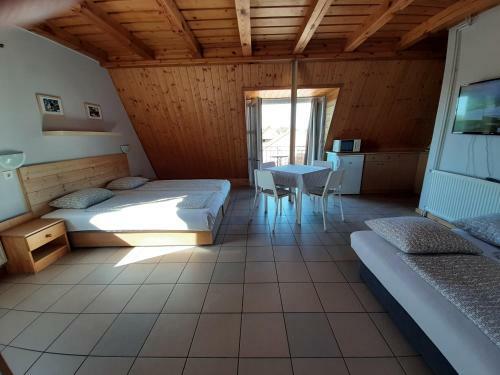 Familia Apartmanh�z