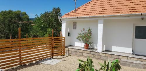 Hostal Farkask? Vend�gh�z