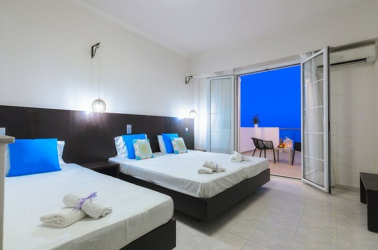 Mouria Studios & Apartments
