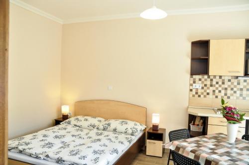 Magyar Apartman Iii.