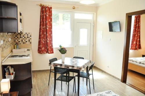 Magyar Apartman Iii.
