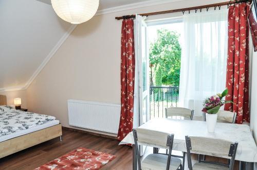 Magyar Apartman Iii.