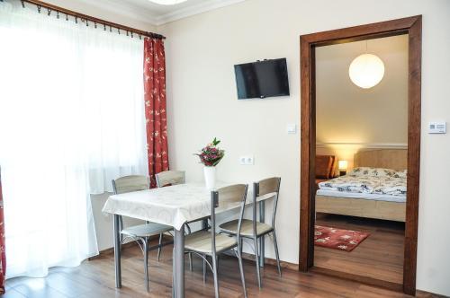 Magyar Apartman Iii.