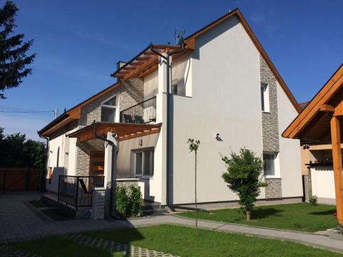 Magyar Apartman Iii.