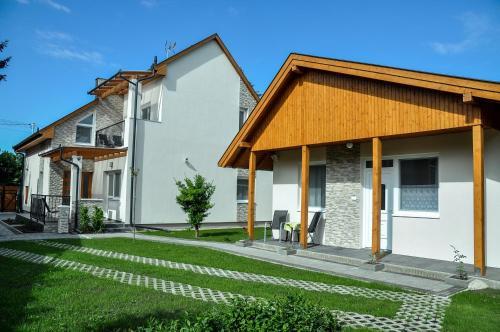 Magyar Apartman Iii.