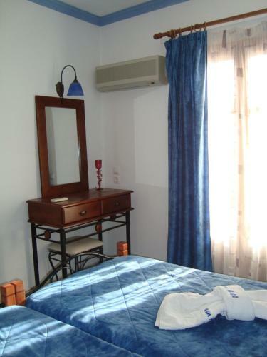 Green Hill Studios & Apartments