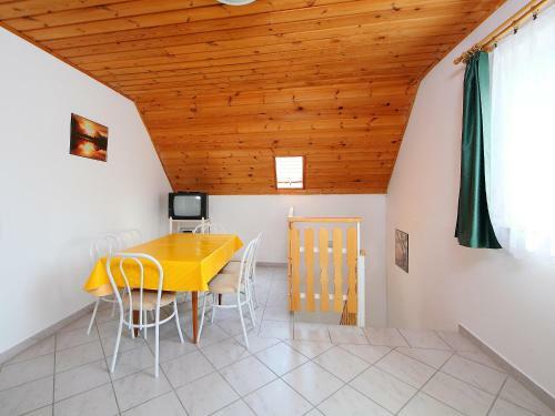 Holiday Home Balaton H2058