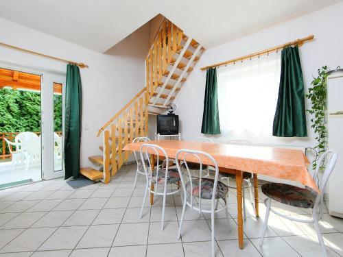 Holiday Home Balaton H2058