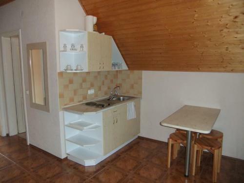 Lili Apartman