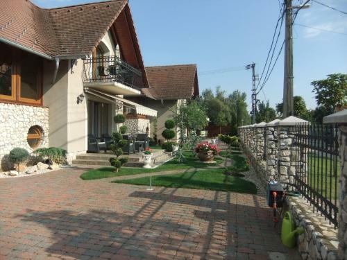 Lili Apartman