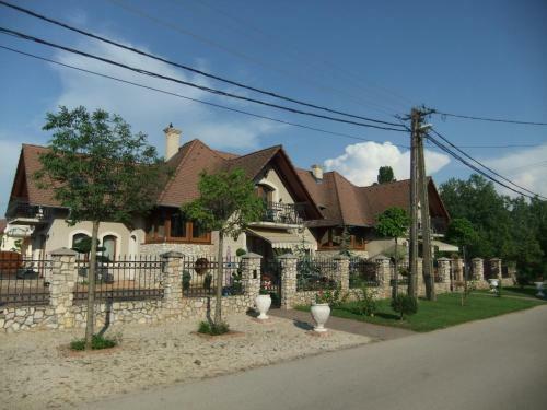 Lili Apartman