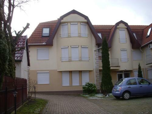 Margit Apartman Szurmai