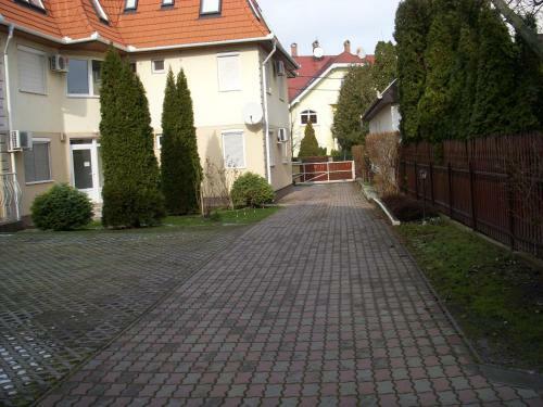 Margit Apartman Szurmai