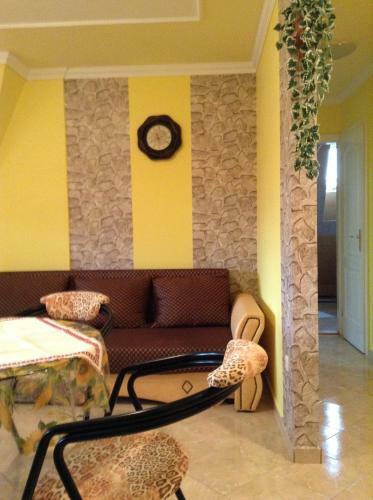 Margit Apartman Szurmai