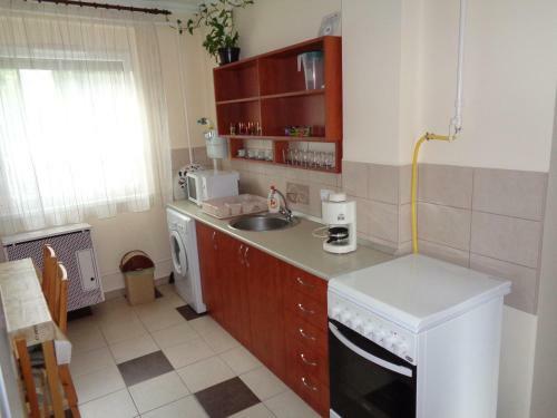 Hostal Otthon Apartman