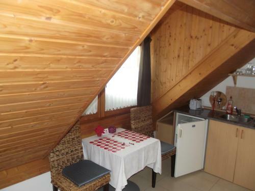 Mona Apartman