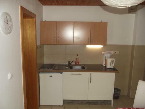 Mona Apartman