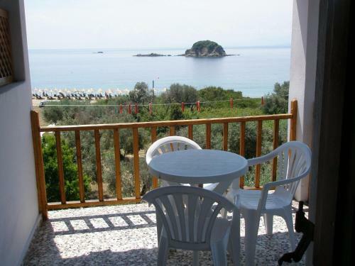 Aparthotel Villa Zaharo And Lilian Apartments