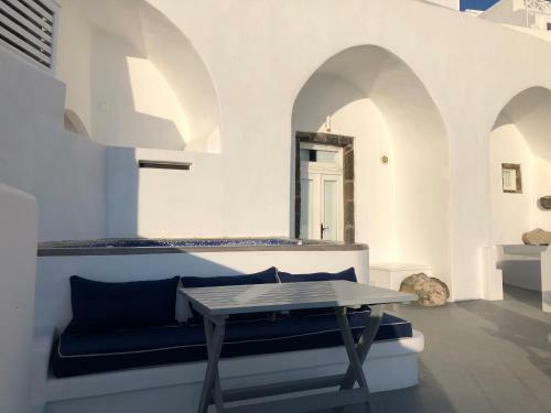 Altana Cliffside Villas
