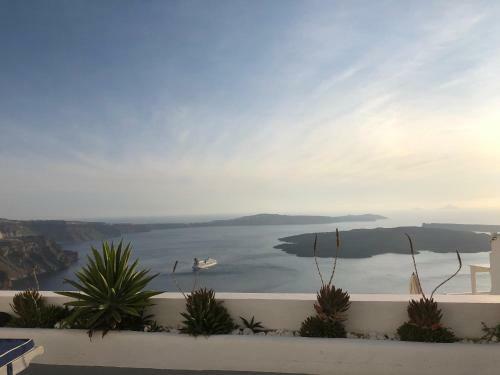 Altana Cliffside Villas