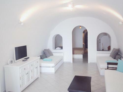 Altana Cliffside Villas