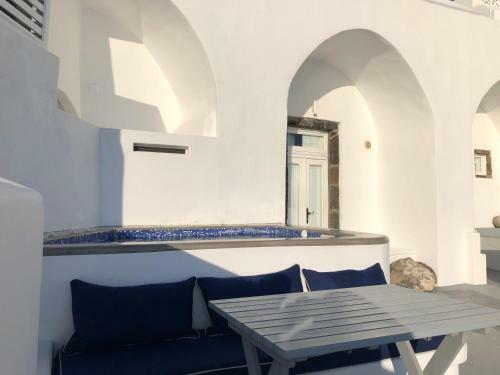 Altana Cliffside Villas