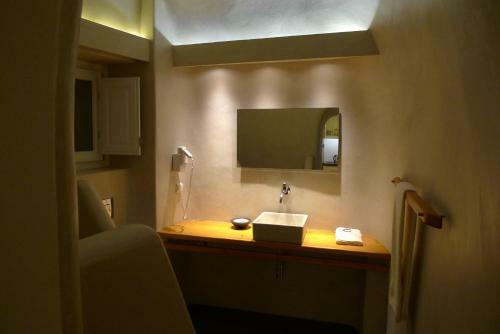 Altana Cliffside Villas
