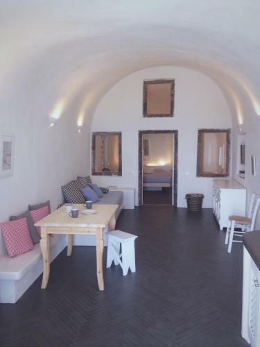 Altana Cliffside Villas