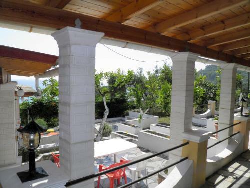 Akis Apartments