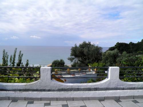Akis Apartments