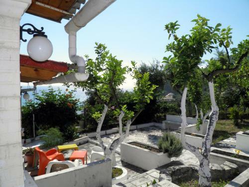 Akis Apartments