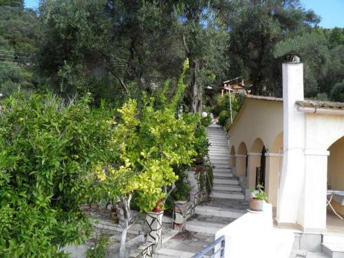 Akis Apartments
