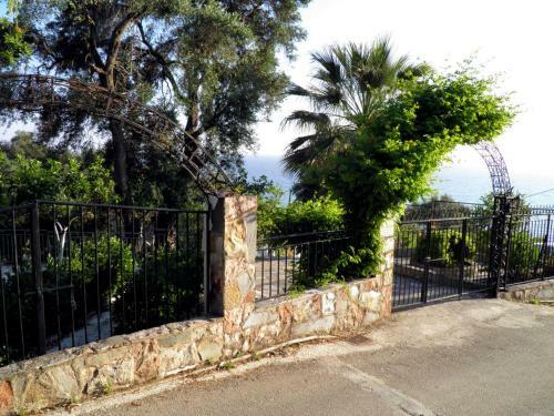 Akis Apartments
